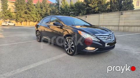Hyundai Sonata: 2 l 2011 il Sedan