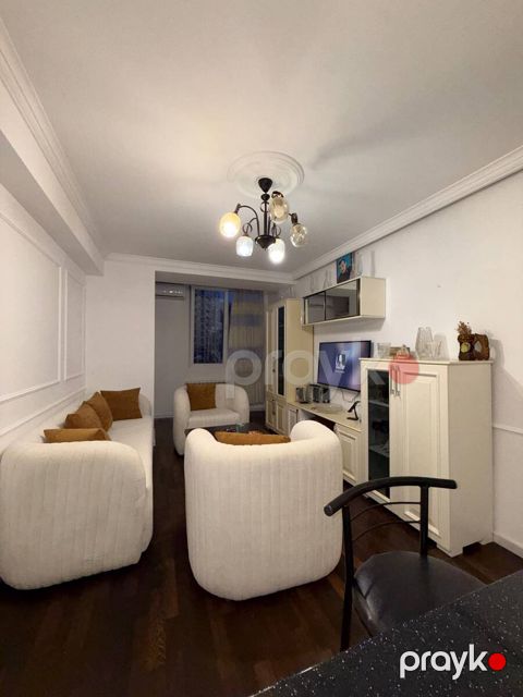Satılır 2 otaqlı köhnə tikili 50 m²
