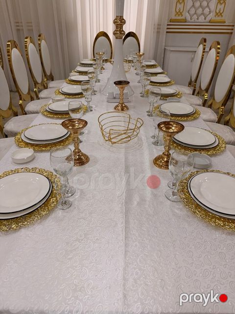 Restoran üçün süfrə və ətək
