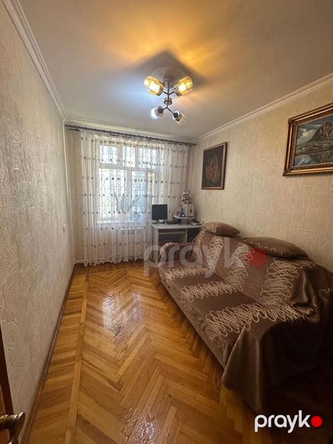 Satılır 3 otaqlı köhnə tikili 70 m²