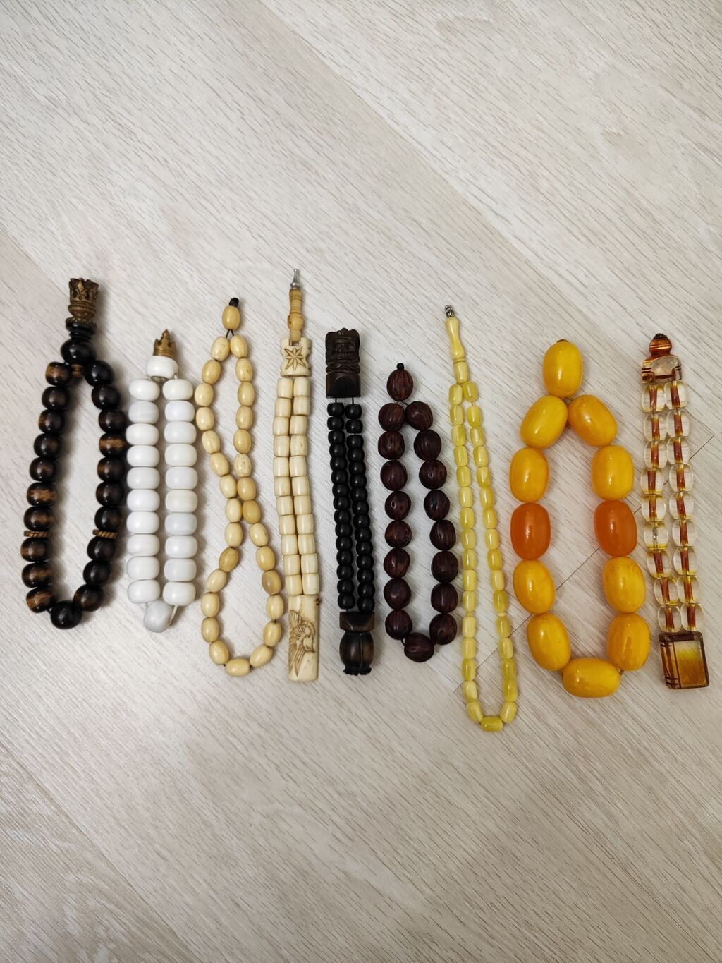 Məhsul: Fərqli material və üslublarda təsbeh kolleksiyası (10 ədəd) — Uca bilərziklər, Bakı