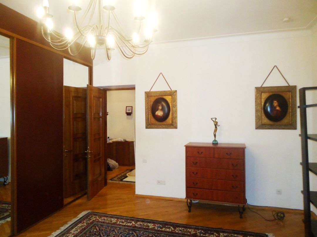 İcarəyə verilir 5 otaqlı köhnə tikili 160 m² — Mənzil, Bakı (6)