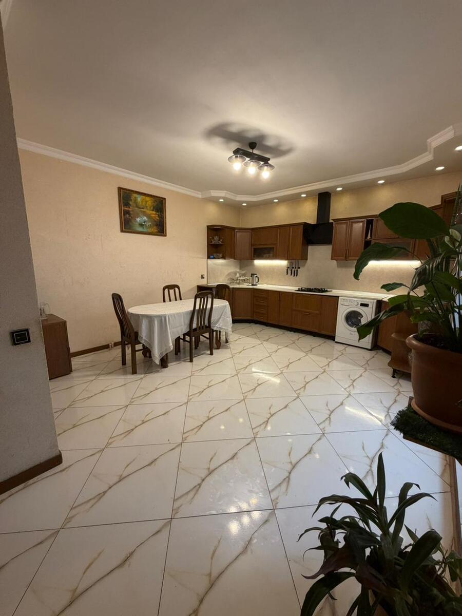 Satılır 5 otaqlı həyət evi/bağ evi 250 m² — Ev, villa, Bakı (3)