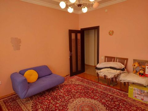 Satılır 3 otaqlı köhnə tikili 96 m² — Bakı