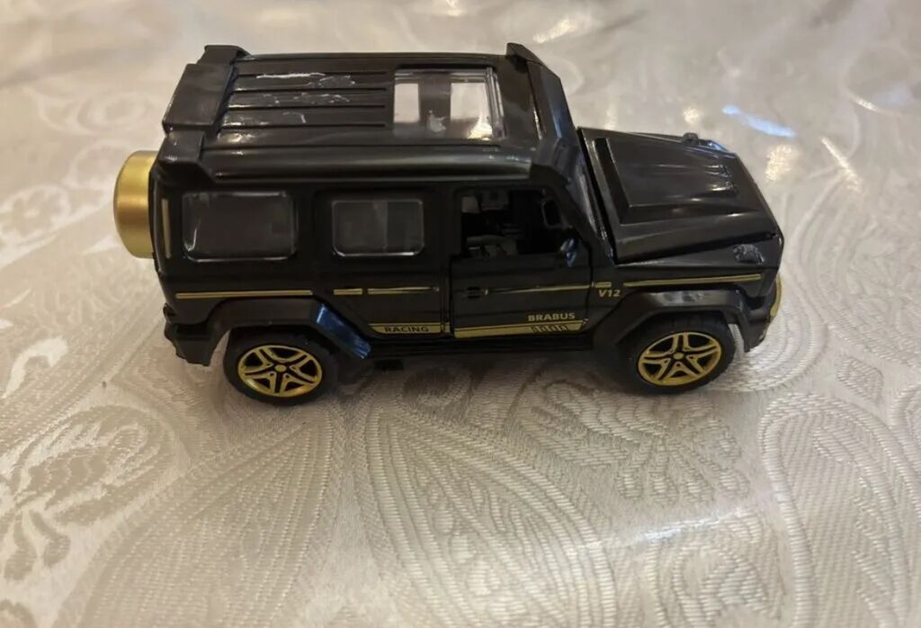 Məhsul: Metal oyuncaq maşın – SUV tipli model (Brabus üslubunda) — Oyuncaq nəqliyyatı, Bakı (7)