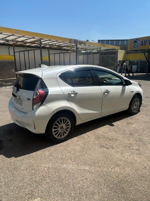 Toyota Aqua, 1.5 L, 0.87 kWh, 2019 il, 200 000 km — Avtomobillər, Gəncə (8)