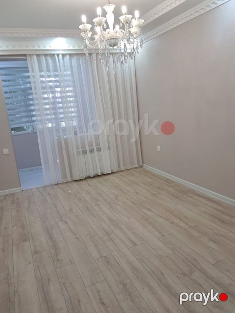 Satılır 2 otaqlı köhnə tikili 40 m²