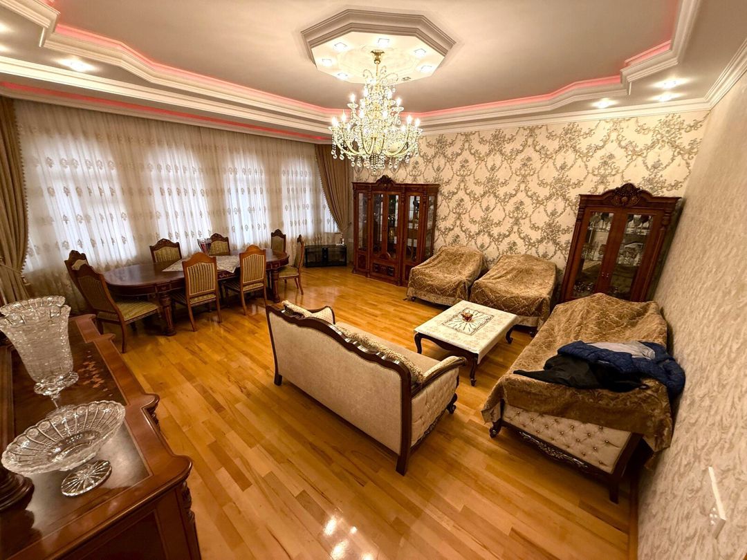 Satılır 12 otaqlı həyət evi/bağ evi 900 m² — Ev, villa, Bakı (4)