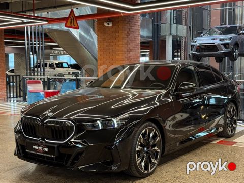 BMW 530e, 2.0 L, 19.4 kWh, 2024 il, 27 000 km