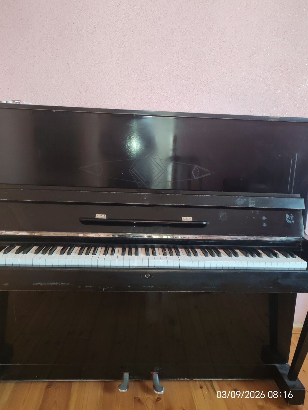 Upright pianino – klassik qara korpus, parlaq lak örtük. 88 klavişli — Pianino və digər klaviş alətləri, Kürdəmir
