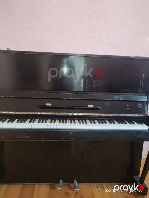 Upright pianino – klassik qara korpus, parlaq lak örtük. 88 klavişli — Kürdəmir