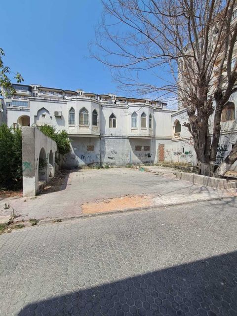 Satılır obyekt 779 m² — Bakı