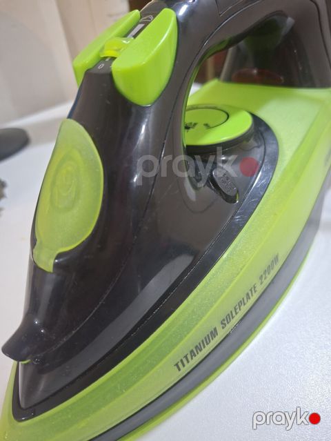 Buxarlı ütü – Titanium Soleplate, 2200W - Güclü 2200W qızdırıcı: tez — Digah