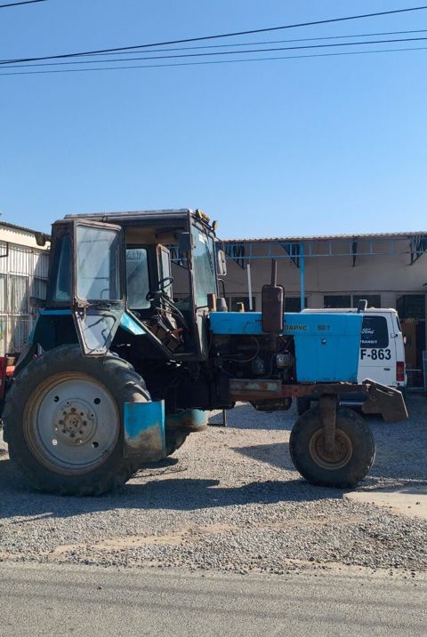 Traktor Belarus 80x — Bakı
