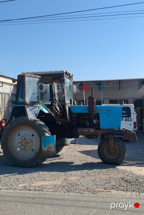 Traktor Belarus 80x — Bakı
