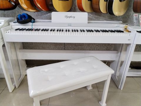 Elektro pianino — Bakı
