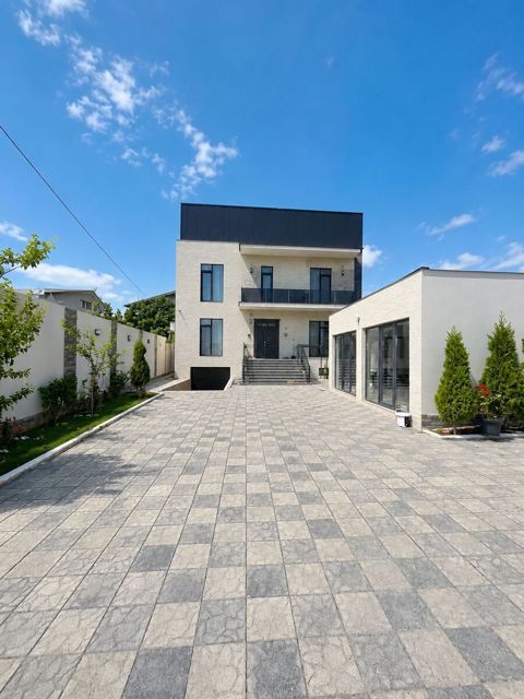Satılır 6 otaqlı həyət evi/bağ evi 400 m² — Bakı