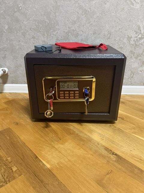 Seyf “CeqSafe 3D-400” Model: 3D-400 Ölçü:H400W380D330 Çəki:46kq