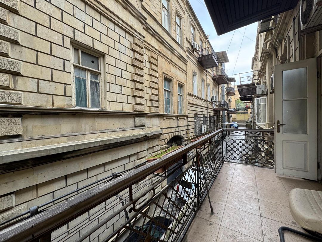 Satılır 4 otaqlı köhnə tikili 120 m² — Mənzil, Bakı (7)