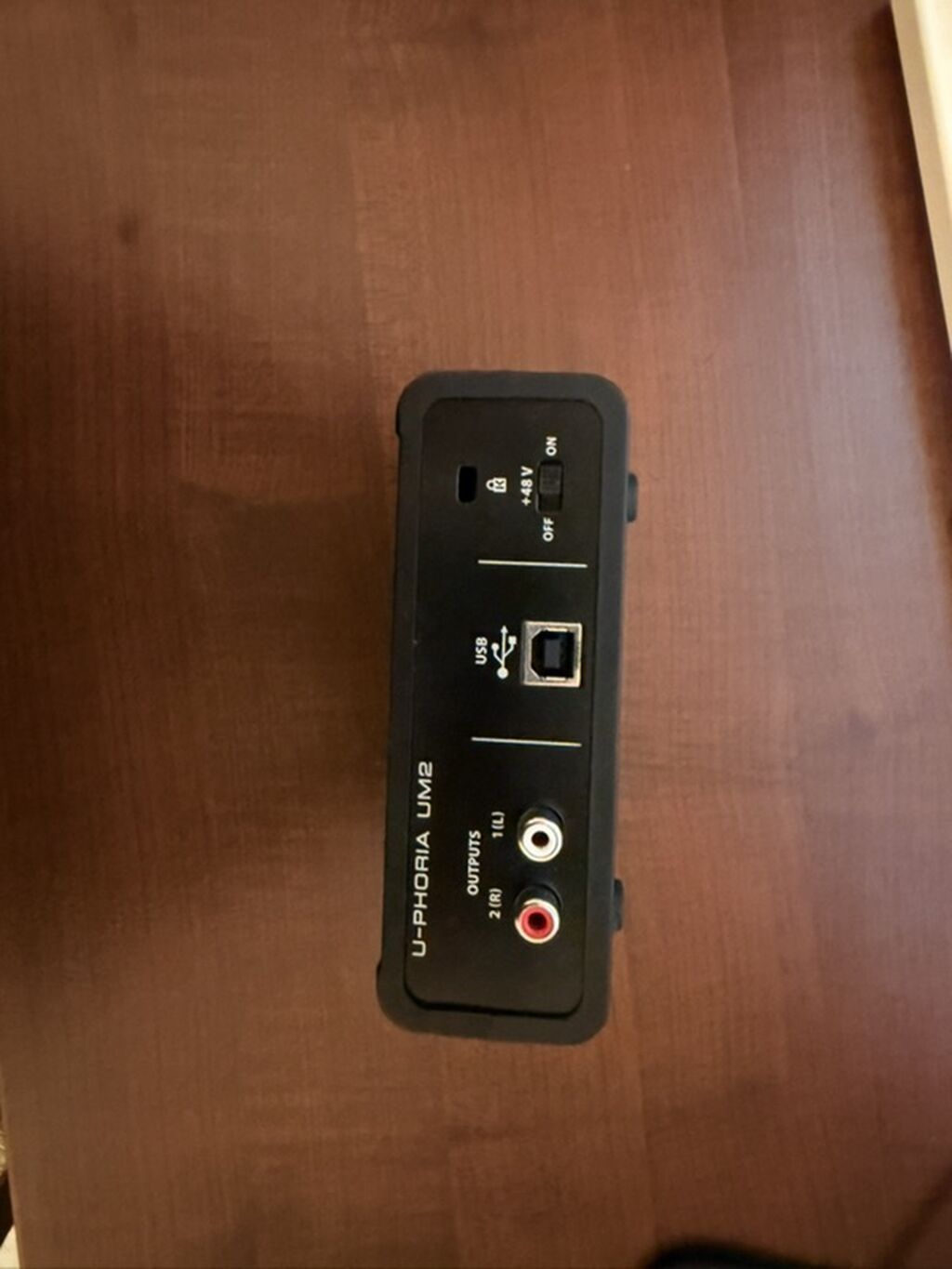 Behringer U-phorıa UM2 USB audio interfeysi Xüsusiyyətlər: - 2 giriş — Studiya və konsert üçün, Bakı (5)