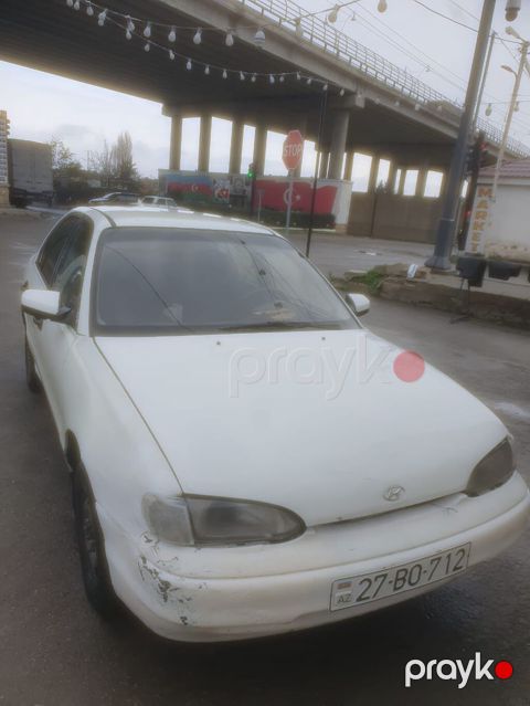 Hyundai Accent: 1.5 l 1995 il Sedan