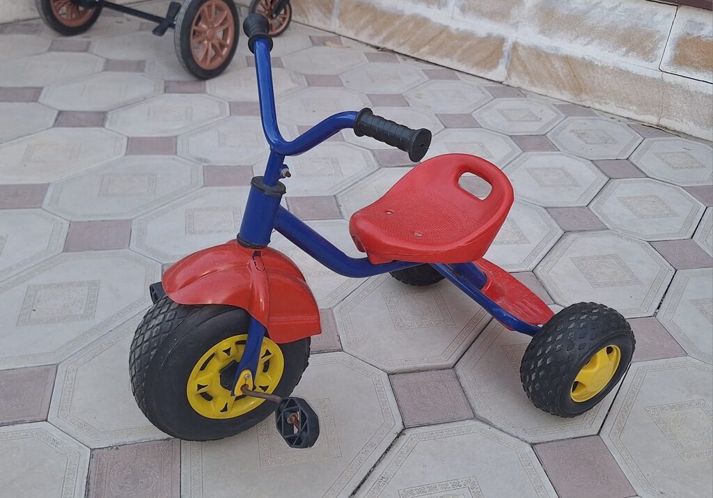 Uşaq üçtəkərli velosiped - Konstruksiya: möhkəm metal gövdə, ön — Uşaq velosipedləri, Bakı (4)