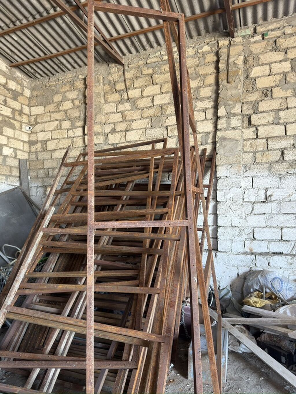 Eni 153 Hunurlik 307 Metal iskele panelləri və konstruksiya — Fəliz məmulatı, Saray (2)