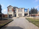 Satılır həyət evi/bağ evi 281 m² — Grup