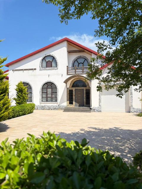 Satılır 4 otaqlı həyət evi/bağ evi 250 m² — Bakı