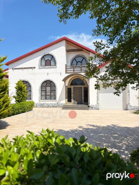 Satılır 4 otaqlı həyət evi/bağ evi 250 m²