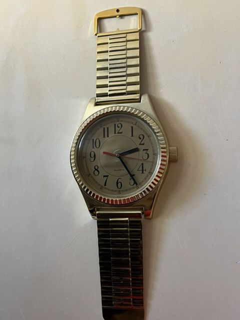 Klassik qızılı rəngdə qol saatı - Mexanizm: Quartz - Göstəricilər — Wristwatches