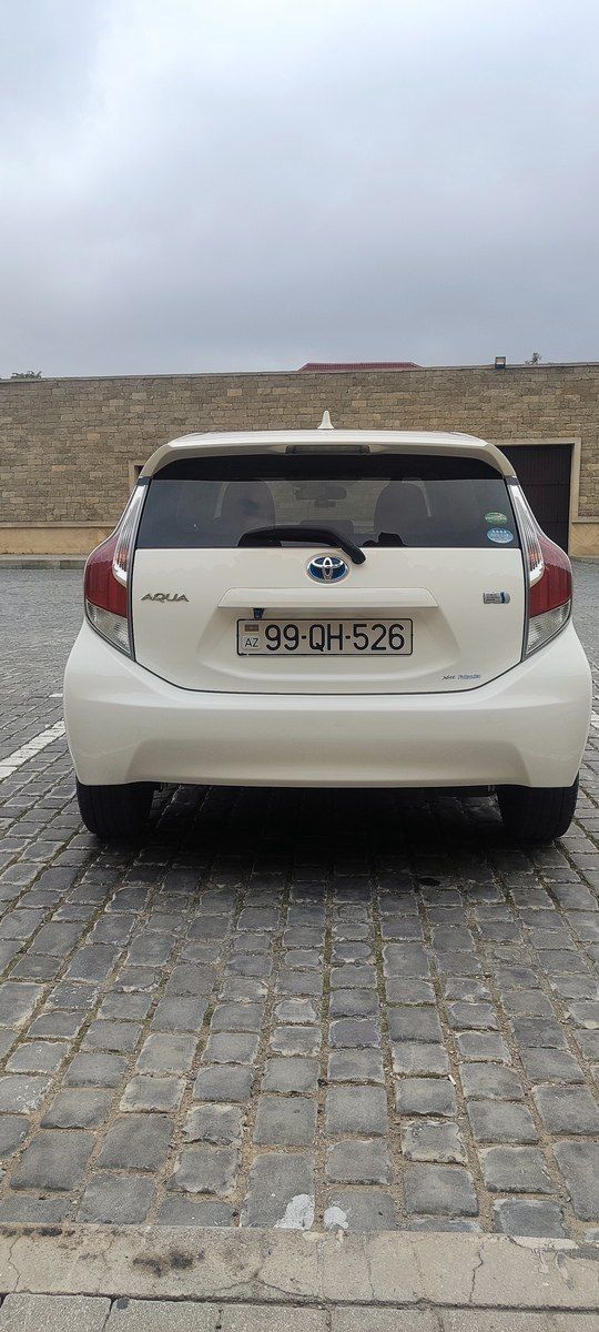 Toyota Aqua, 2016 il, icarəsi — Avtomobil icarəsi, Bakı (5)