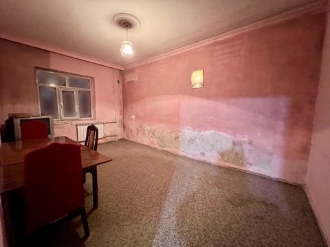 Satılır 3 otaqlı köhnə tikili 75 m² — Bakı