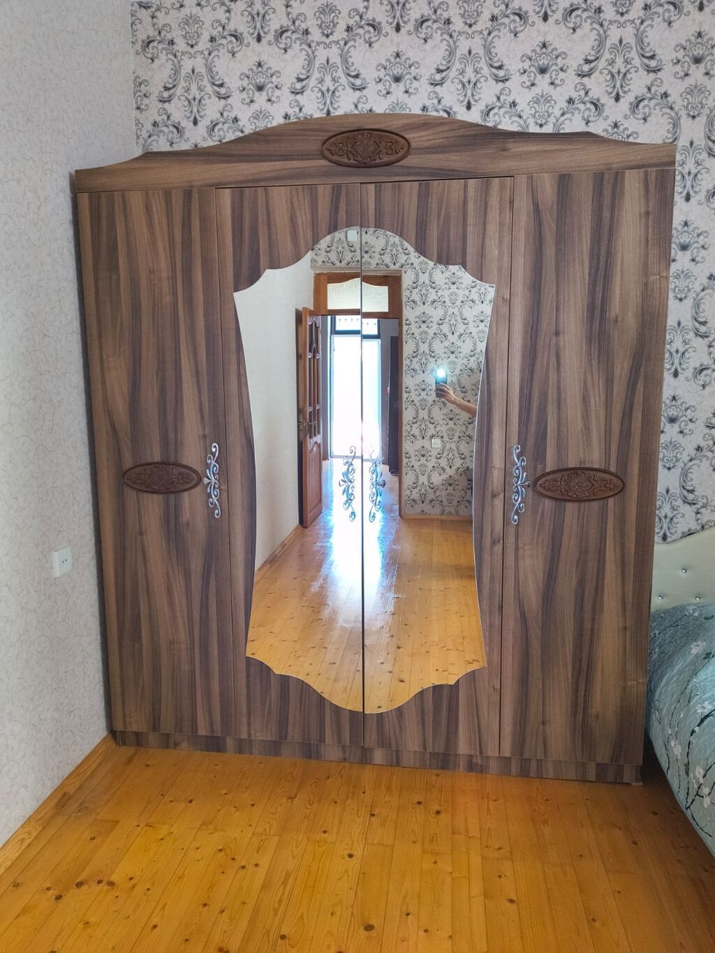 Mebel: Dörd qapılı yataq otağı dolabı - Material: ağac teksturalı — Şkaflar, Digah (2)