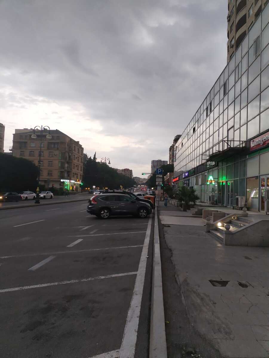 Satılır obyekt 303 m² — Əmlak, Bakı (2)