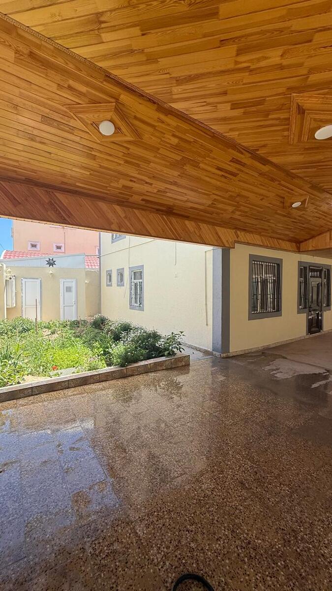 Satılır 5 otaqlı həyət evi/bağ evi 200 m² — Ev, villa, Bakı (2)
