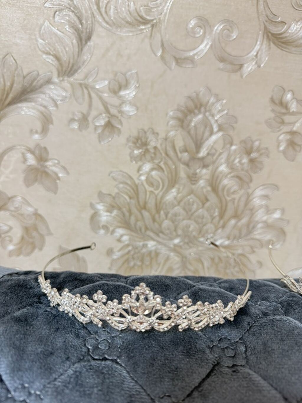 Məhsul: Zərif saç diademləri (2 model) Xüsusiyyətlər: - Rəng: Gümüşü — Saç aksesuarları, Masazır (2)