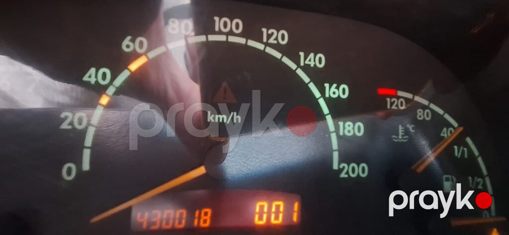 Mercedes-Benz Vito minivan Xüsusiyyətlər: - Kuzov: gümüşü rəng, 5 — Avtomobillər, Masazır (9)