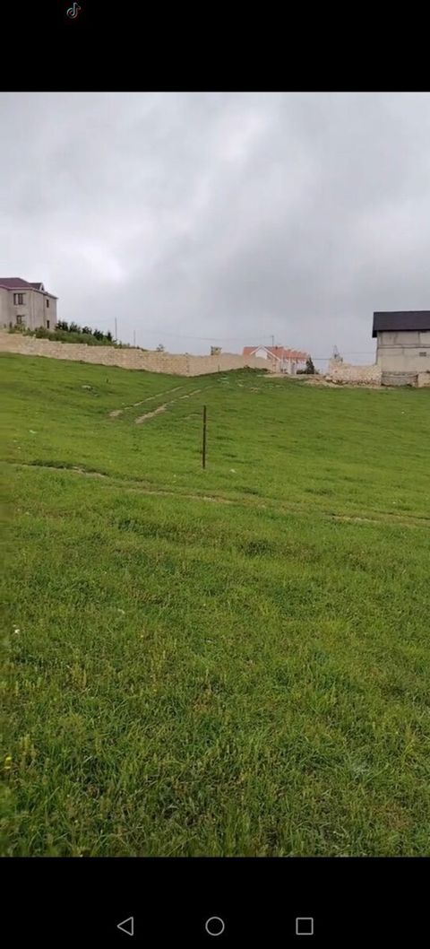 8 sot torpaq sahəsi, Xızı r — Xızı