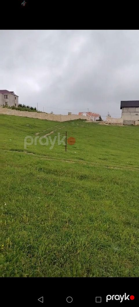 8 sot torpaq sahəsi, Xızı r