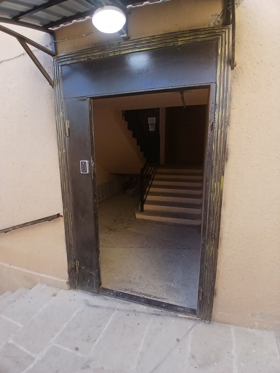 Bina qapısı — Təmir və inşaat, Bakı (2)
