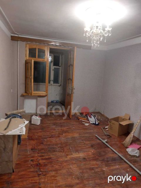 Satılır 1 otaqlı köhnə tikili 36 m²
