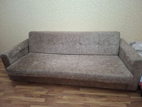 Qəhvəyi rəngdə, müasir minimalist dizaynlı geniş divan. - Material — Bakı