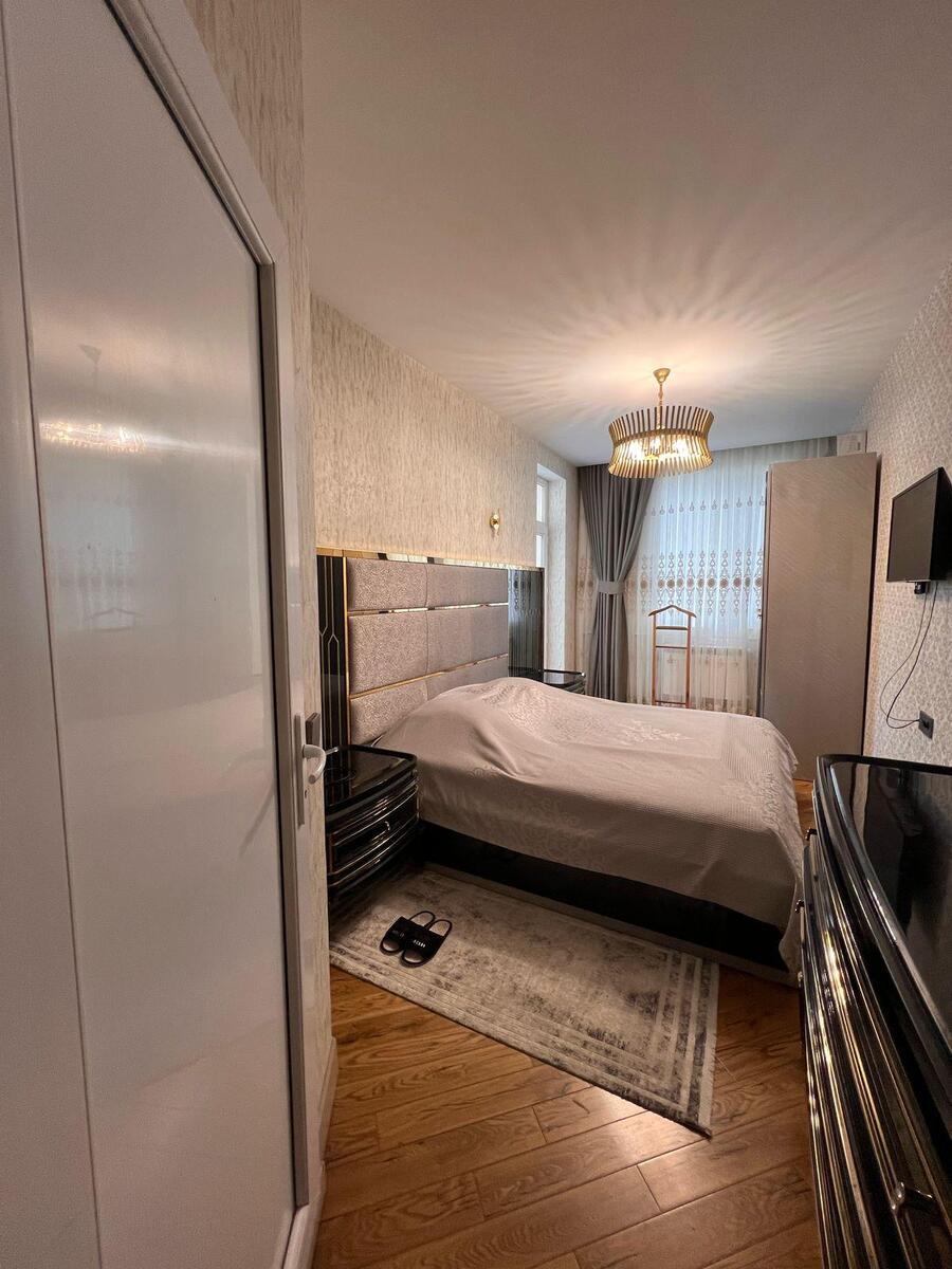 Satılır 4 otaqlı yeni tikili 200 m² — Mənzil, Bakı (12)