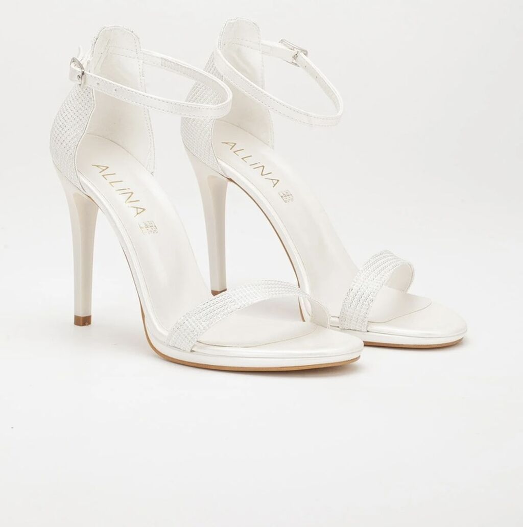 1dəfə geynilib məclisə — Sandal, Bakı (2)