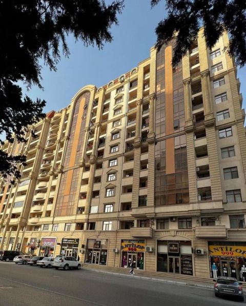 Satılır 3 otaqlı yeni tikili 81 m² — Bakı