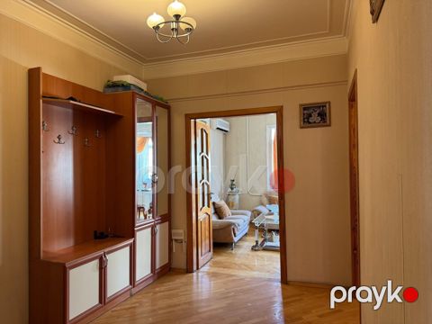 Satılır 3 otaqlı köhnə tikili 90 m²