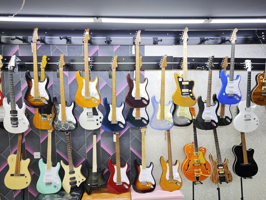 Elektro gitara — Musiqiə alətləri, Bakı (10)