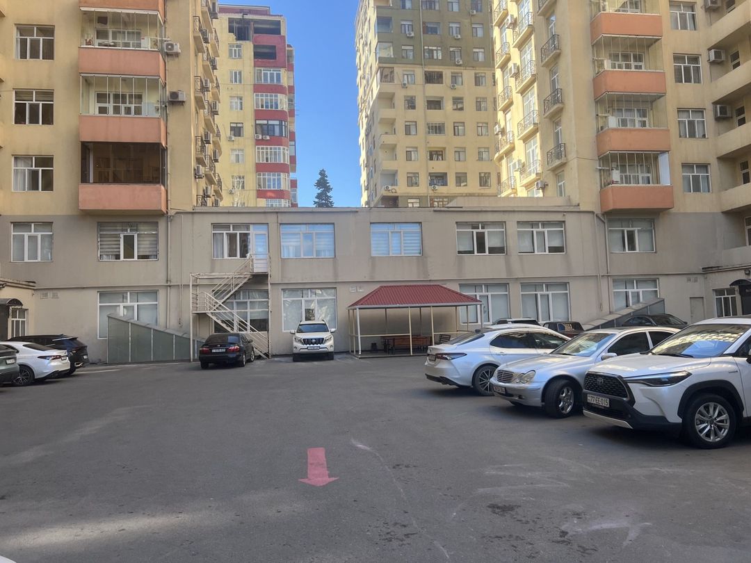 Satılır 4 otaqlı yeni tikili 185 m² — Mənzil, Bakı (2)