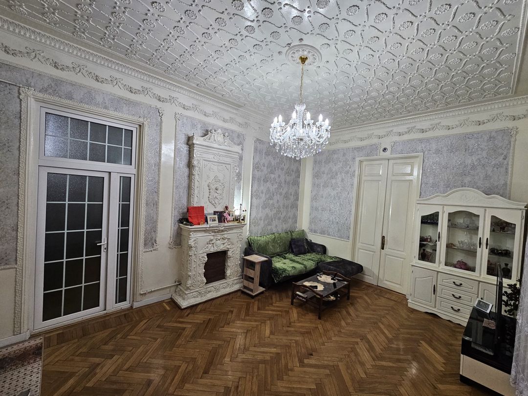 Satılır 4 otaqlı köhnə tikili 140 m² — Mənzil, Bakı (9)